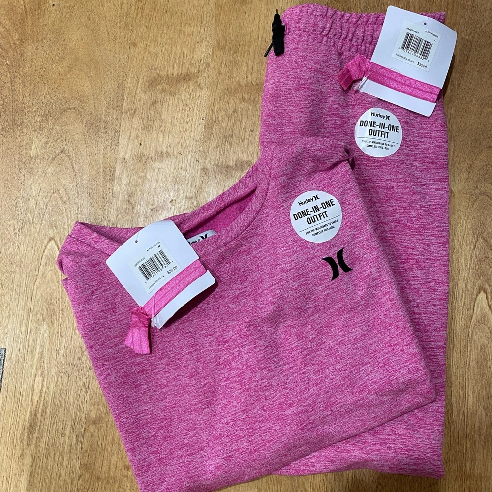 NWT  girls active fuchsia outfit size XL.